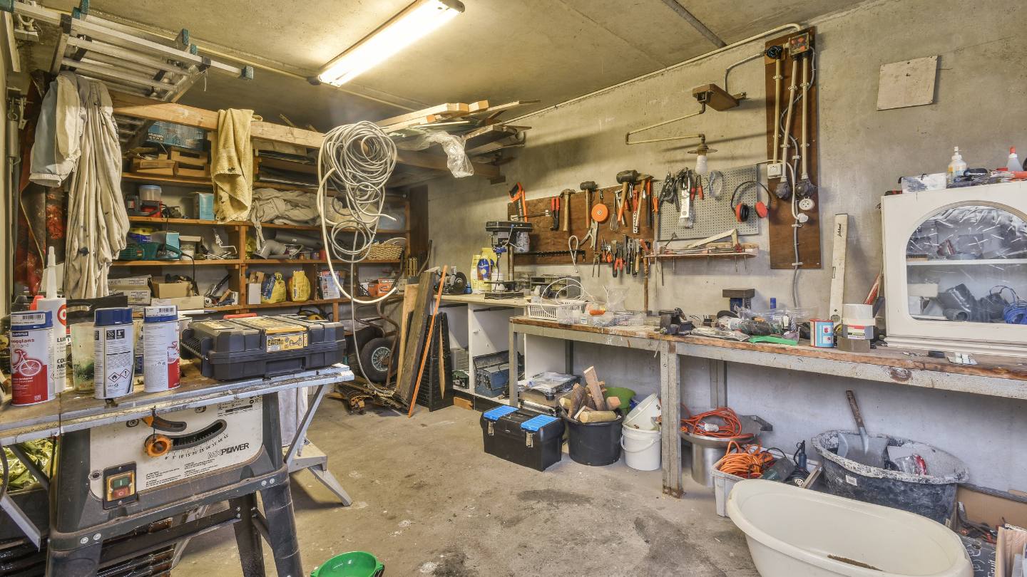 How to Create a Garage Storage System that Grows with Your Needs