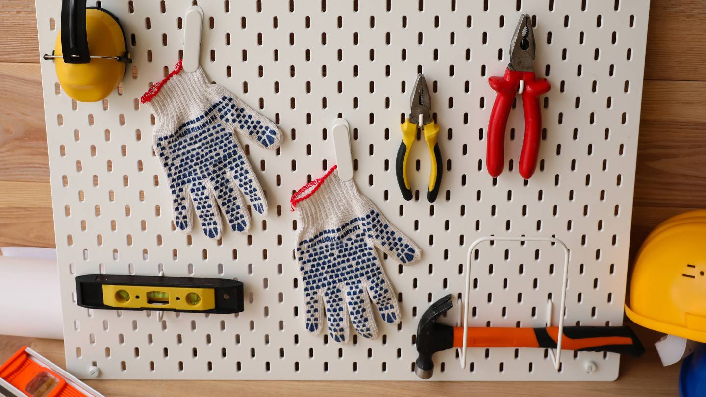 can garage storage systems be customised to accommodate specific tools and items 2