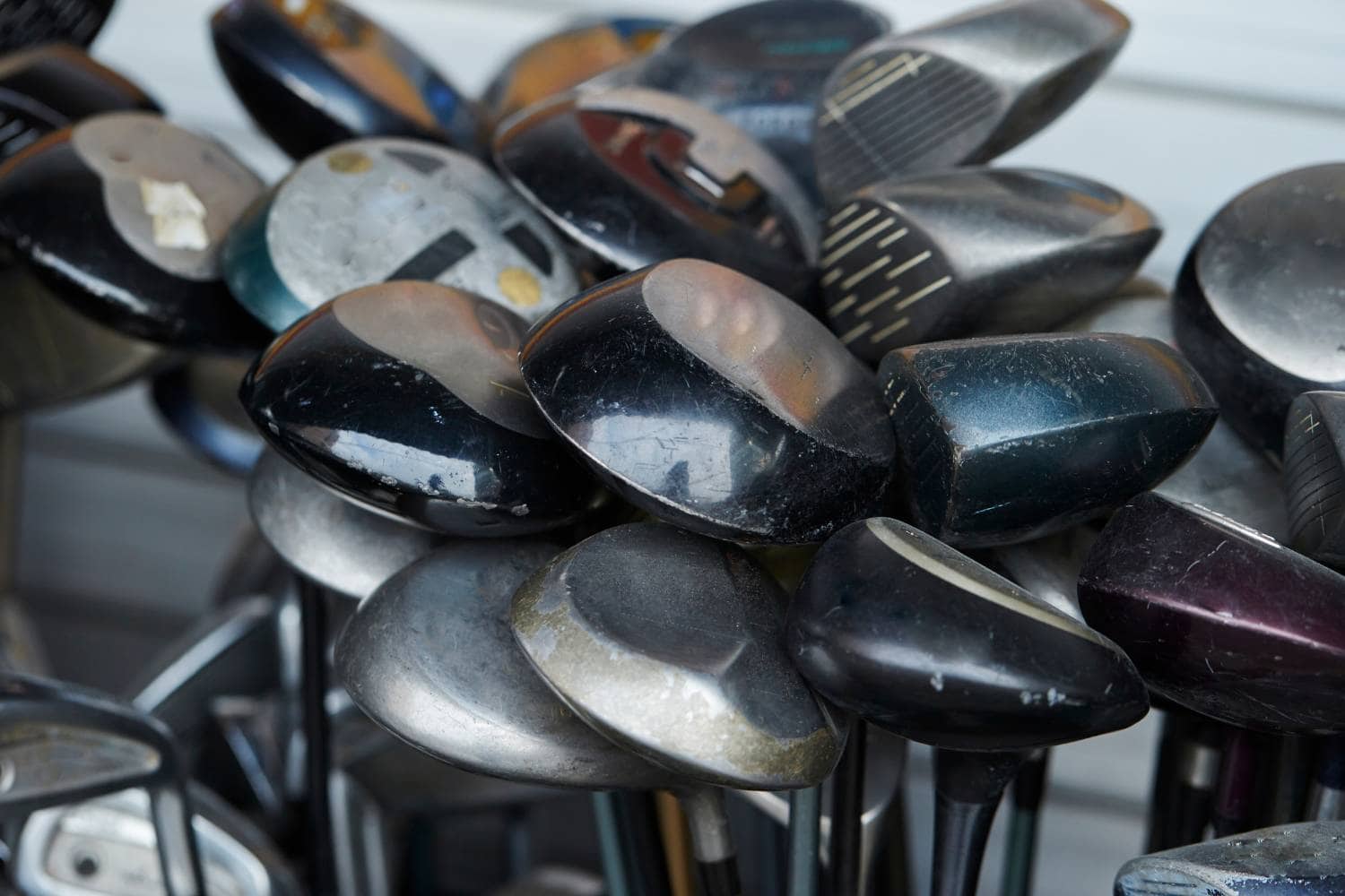 how to organise and store golf clubs in your garage 1